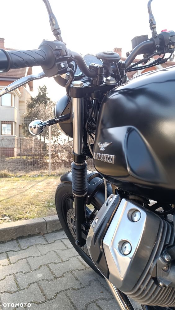 Moto Guzzi V7 - 32
