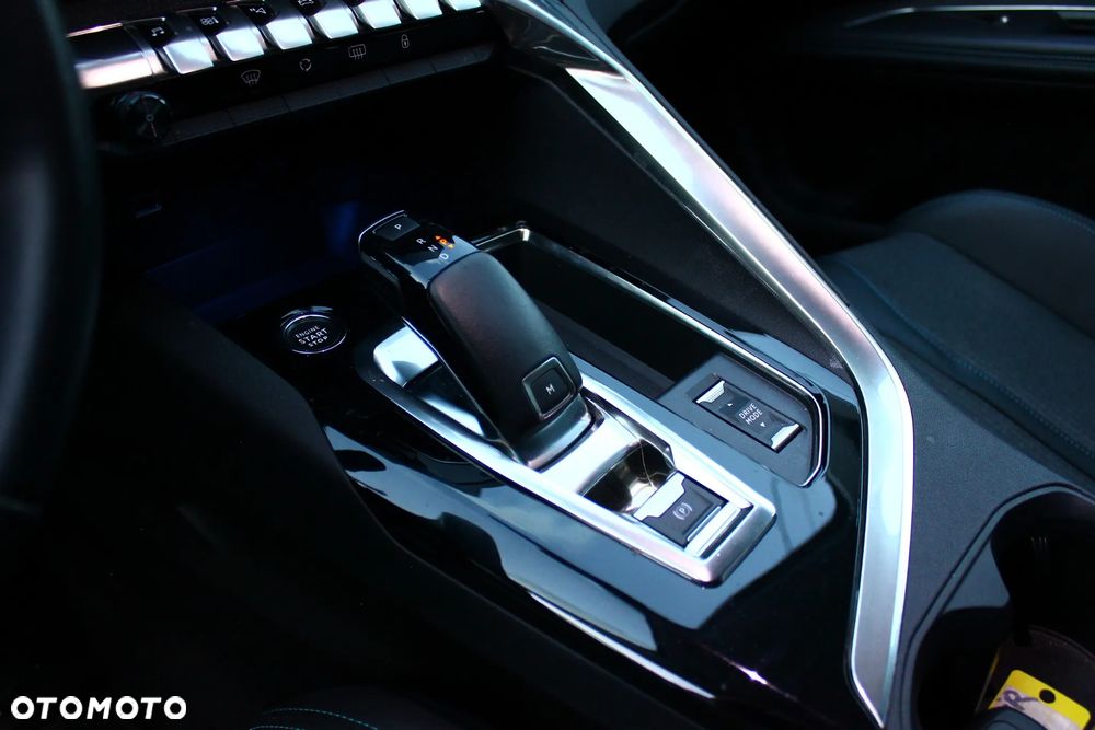 Peugeot 3008 BlueHDi 130 Stop & Start EAT8 Allure - 27