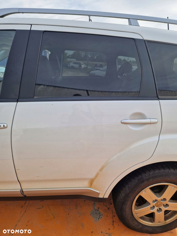 Mitsubishi OUTLANDER II 2007-2012 drzwi lewe tylne tył W13