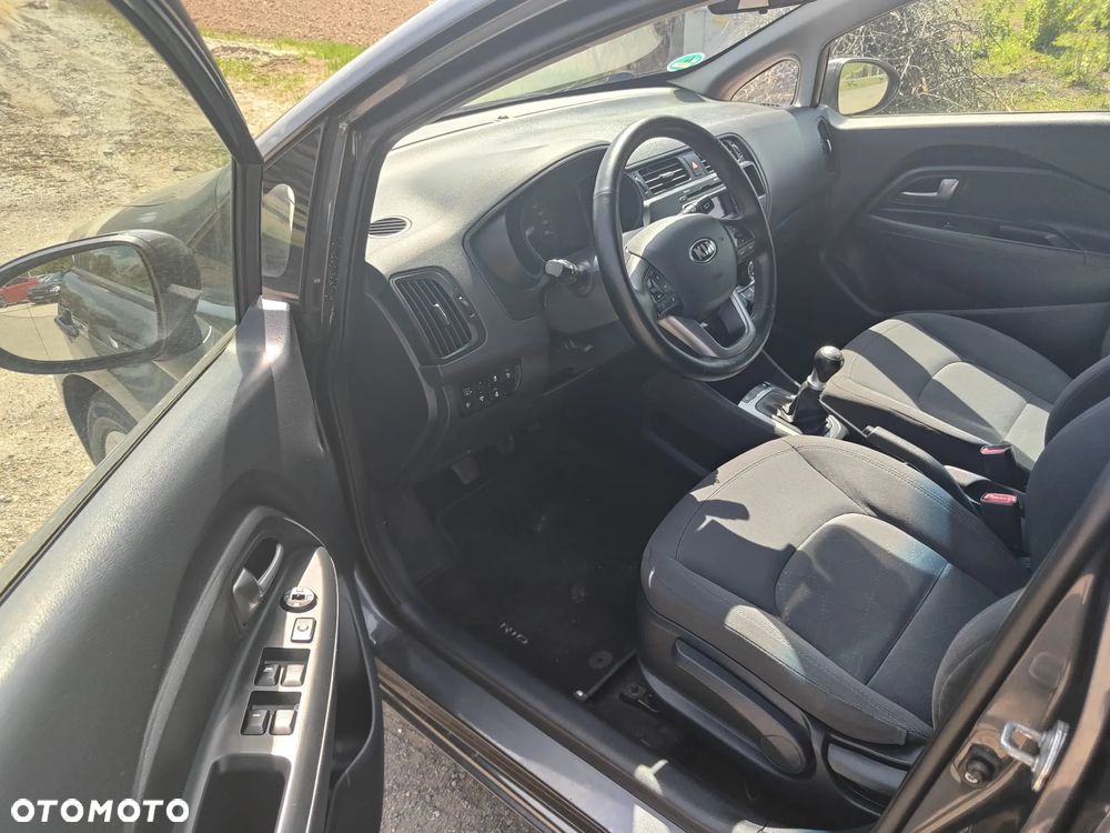 Kia Rio 1.2 Dream Team Edition - 9