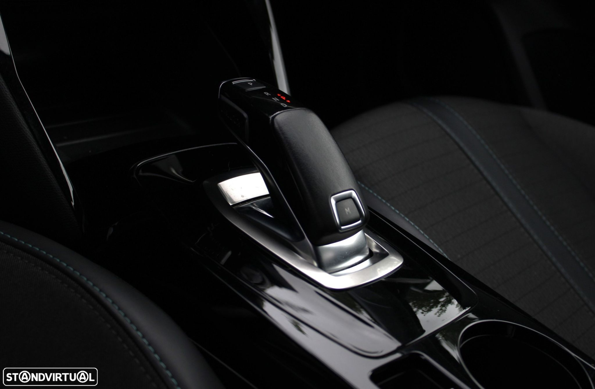 Peugeot 208 1.2 PureTech Allure EAT8 - 34