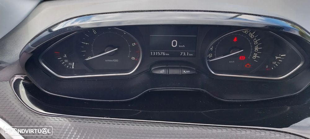 Peugeot 2008 1.6 BlueHDi Style - 3