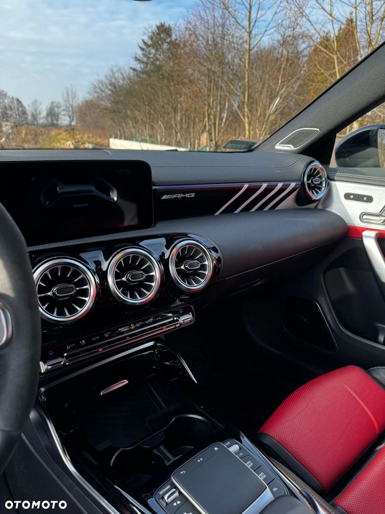 Mercedes-Benz CLA - 21