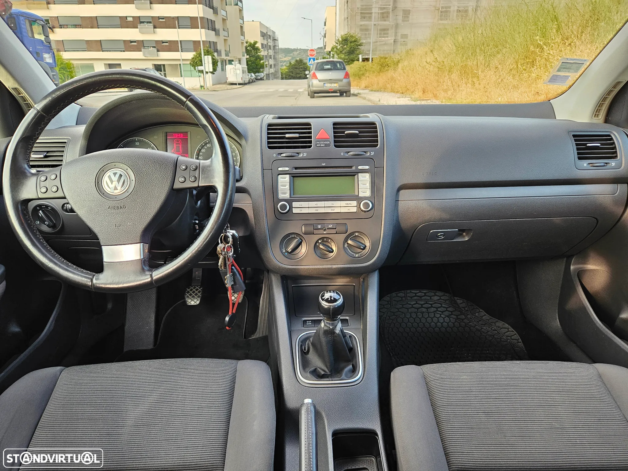 VW Golf 1.9 TDi BlueM. Confortline - 6