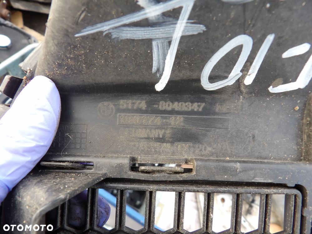 BMW - F10,F11 - KRATKA ZDERZAKA - M PAKIET - PRZÓD - 8049347 - 3