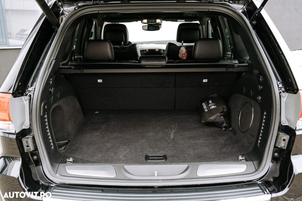 Jeep Grand Cherokee - 12
