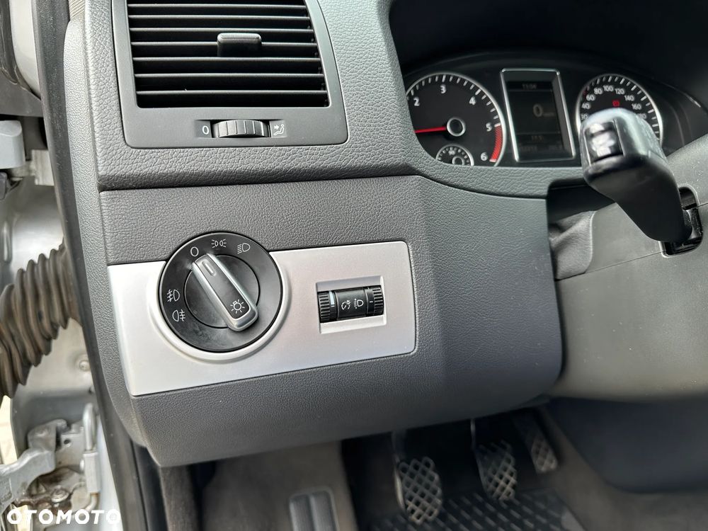 Volkswagen Multivan - 15