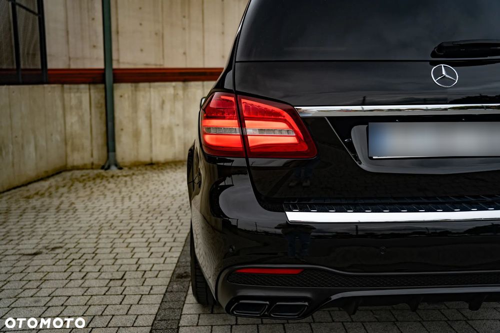 Mercedes-Benz GLS - 11