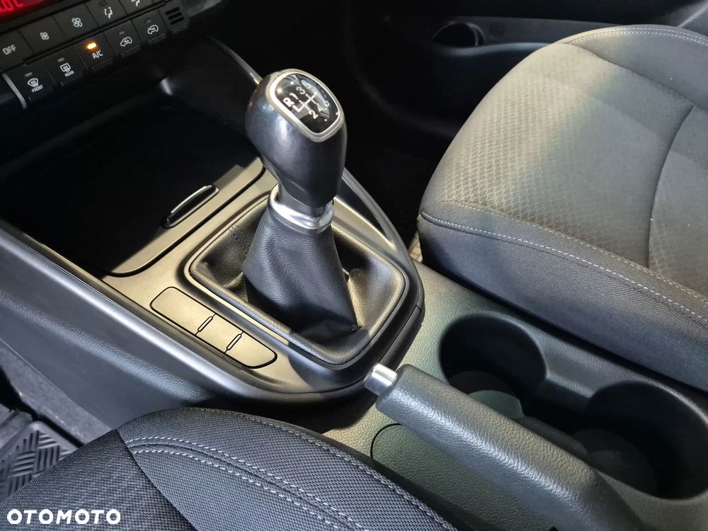 Kia Carens 1.6 GDI M - 18