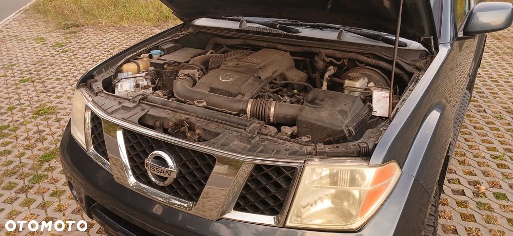 Nissan Pathfinder 4.0 V6 LE - 21