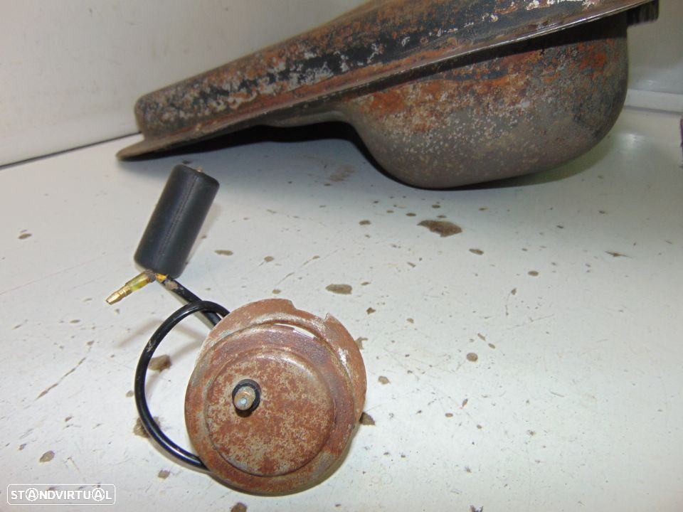 Datsun 120y carrinha depósito de gasolina - 9