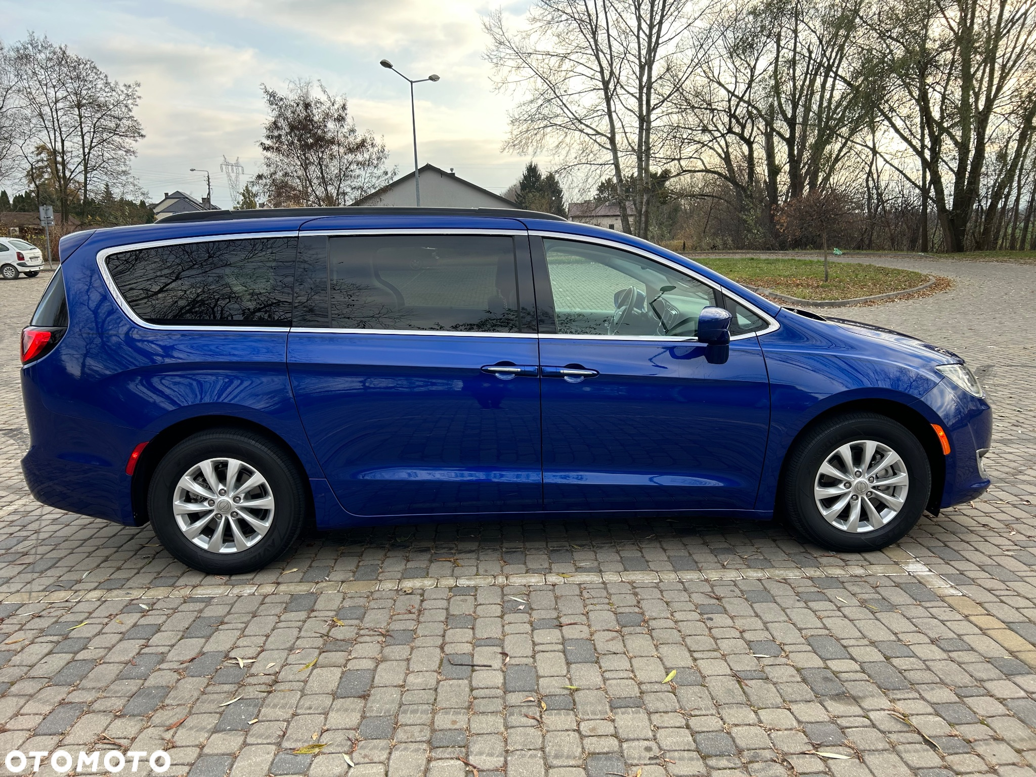 Chrysler Pacifica - 8