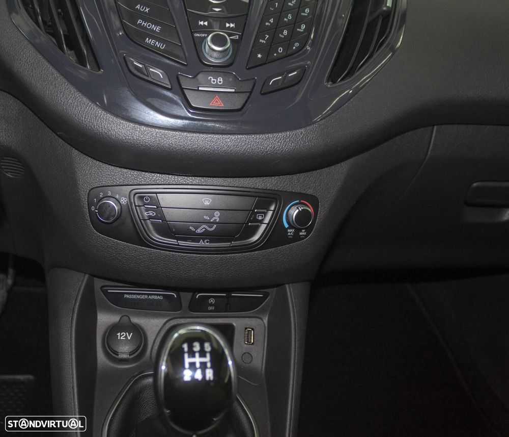 Ford Tourneo Courier 1.0 EcoBoost Titanium - 18