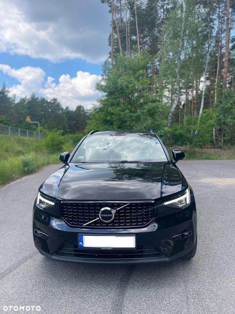Volvo XC 40 B5 AWD Ultimate Dark - 4