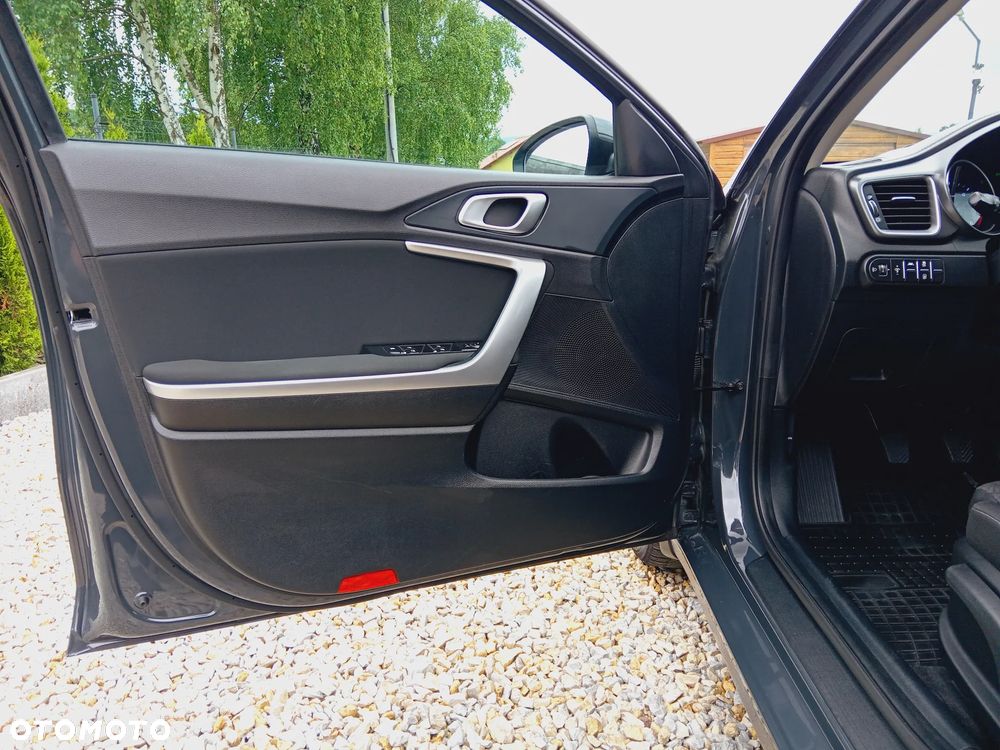 Kia Ceed 1.6 CRDi SCR M - 29