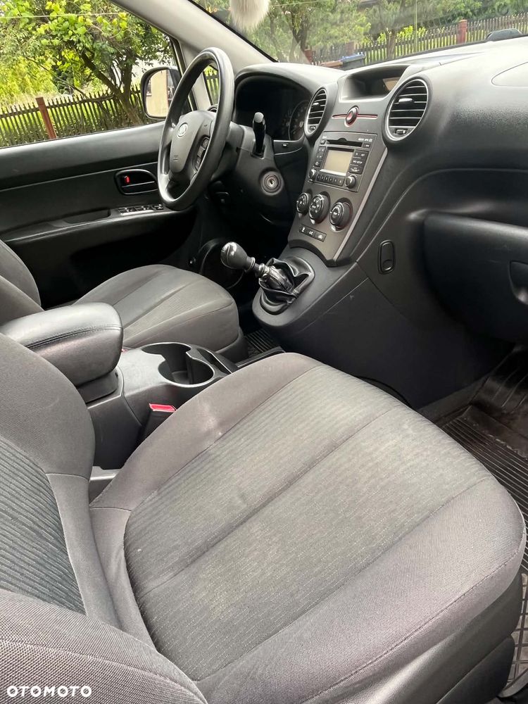 Kia Carens 1.6 Tour - 11