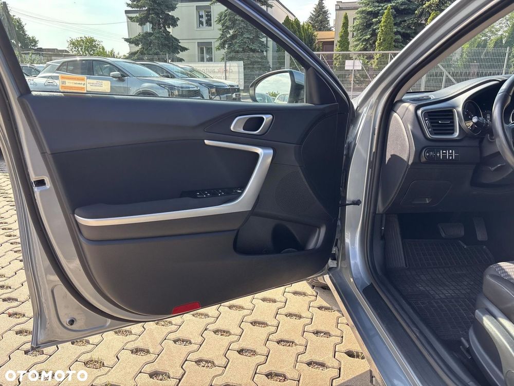 Kia Ceed 1.5 T-GDI M DCT - 11