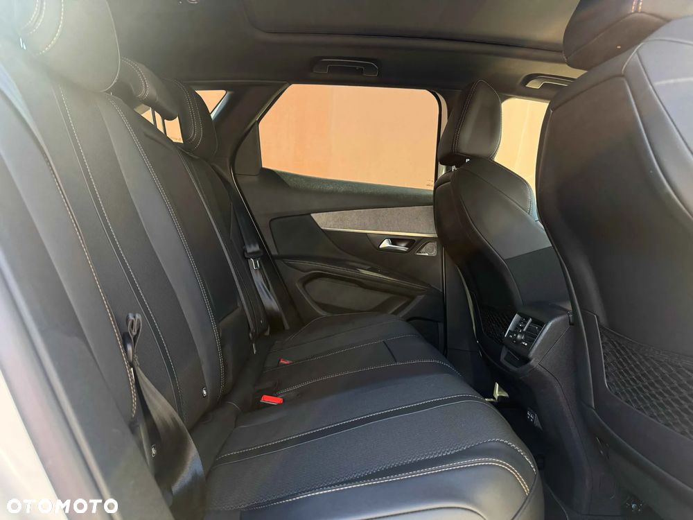 Peugeot 3008 1.6 PureTech HYbrid GT S&S EAT8 - 6