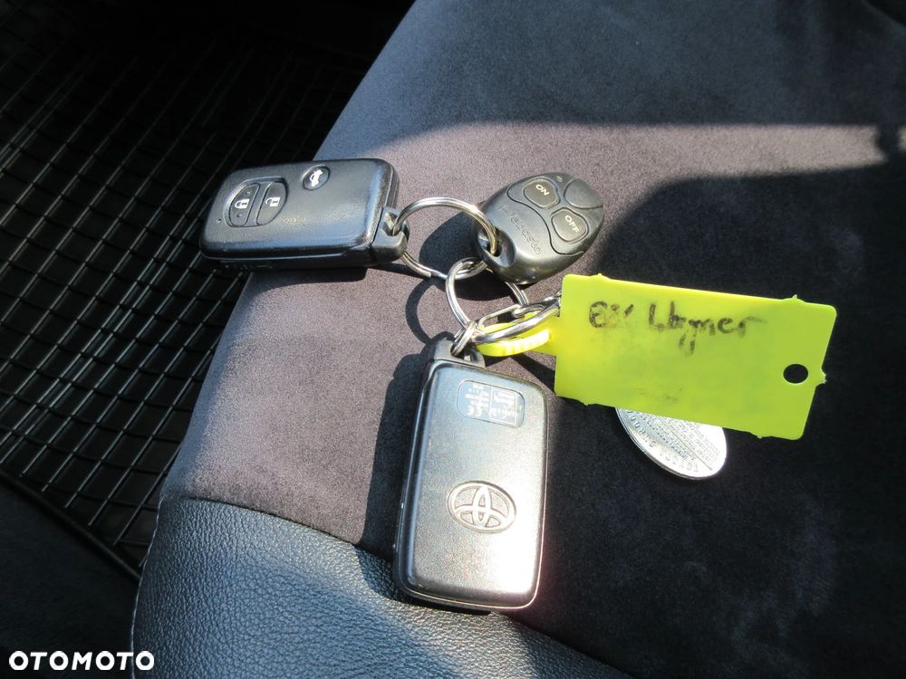 Toyota Avensis 2.0 D-4D Executive - 22