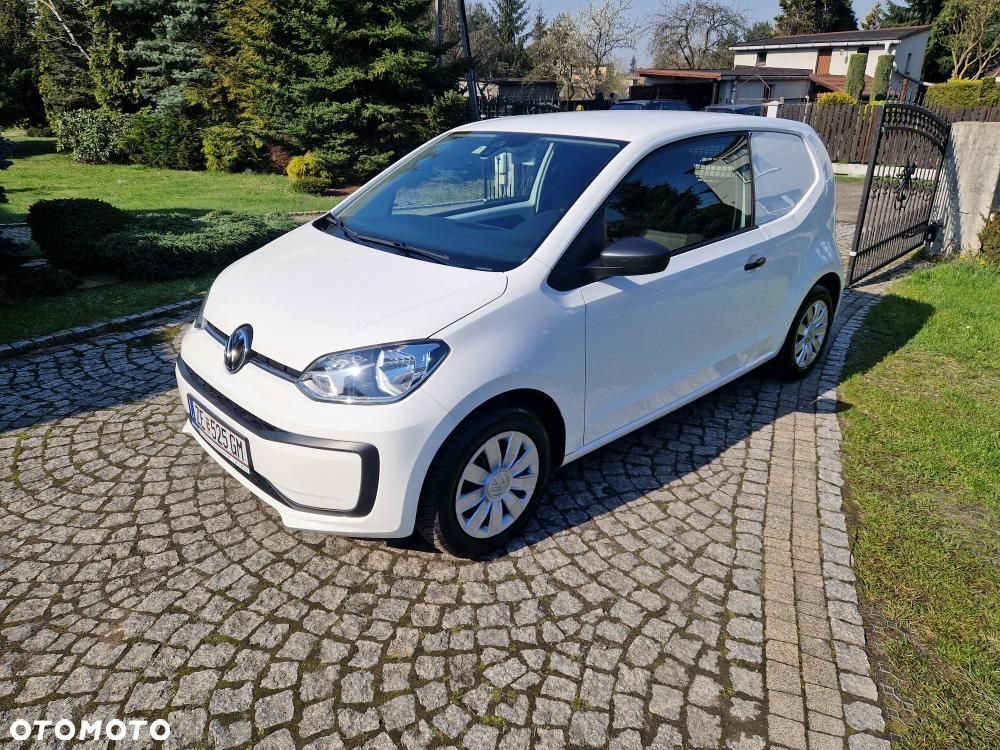 Volkswagen up! (BlueMotion Technology) sound - 1