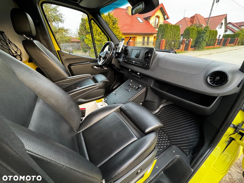 Mercedes-Benz Sprinter - 14