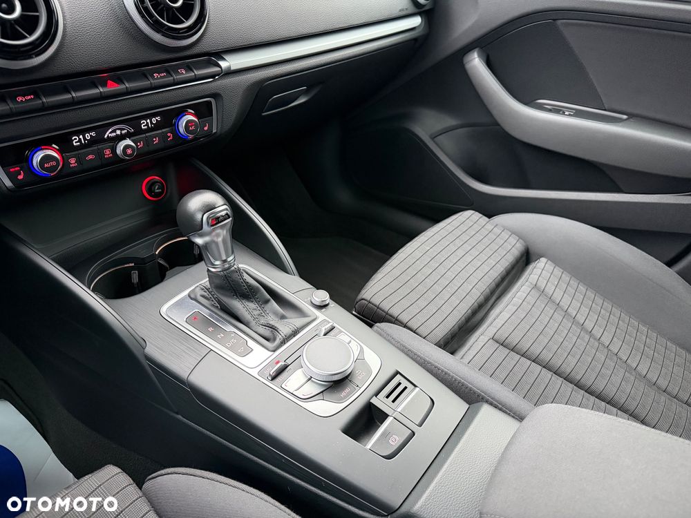 Audi A3 Sportback 1.4 TFSI Ambiente S tronic - 20