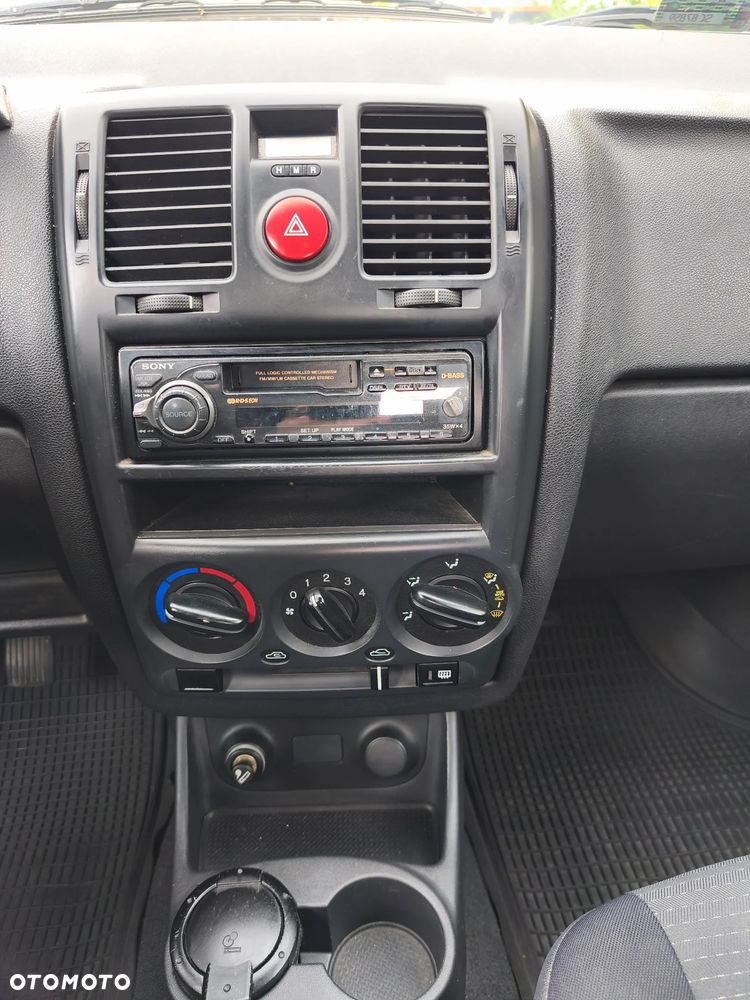 Hyundai Getz 1.1 Base - 13