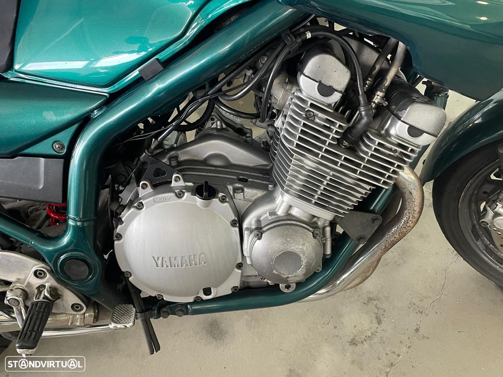 Yamaha XJ Diversion 900S - 4