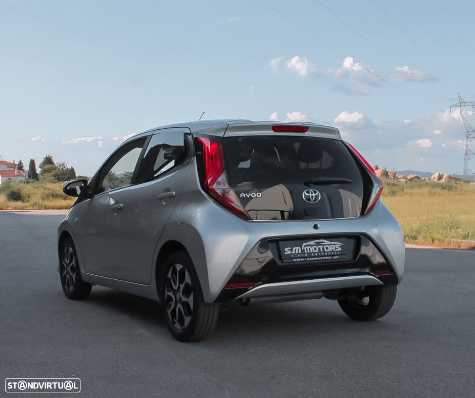 Toyota Aygo 1.0 X-Play Plus - 2
