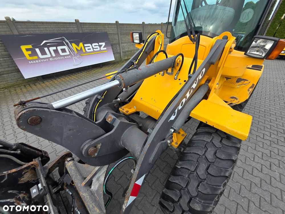 Volvo L30B-ZX, 2013 ROK, ŁYŻKA OTWIERANA + WIDŁY - 15