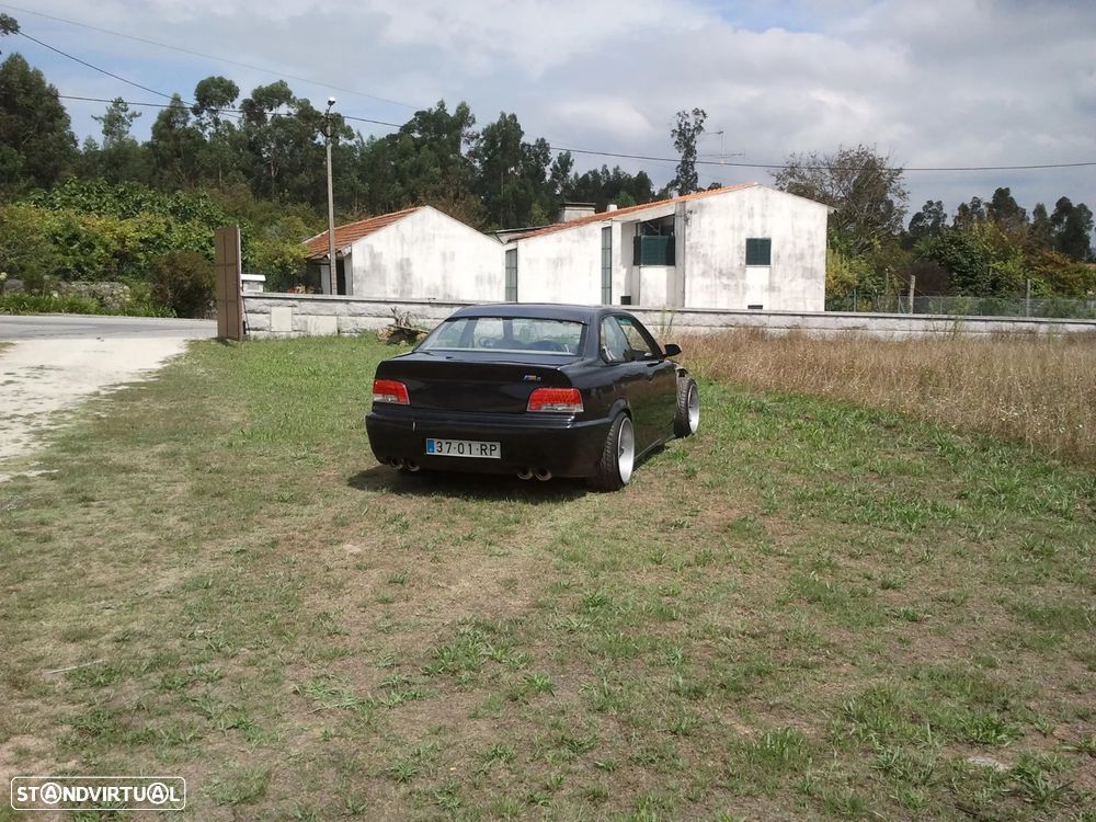 BMW 318 iS Coupé - 8