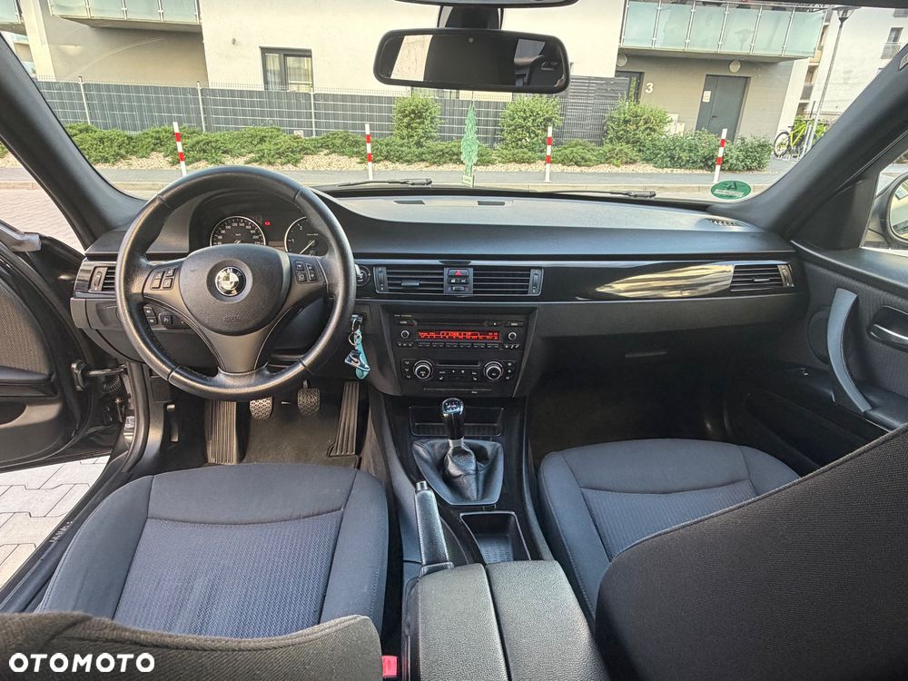 BMW Seria 3 318d DPF Edition Lifestyle - 16