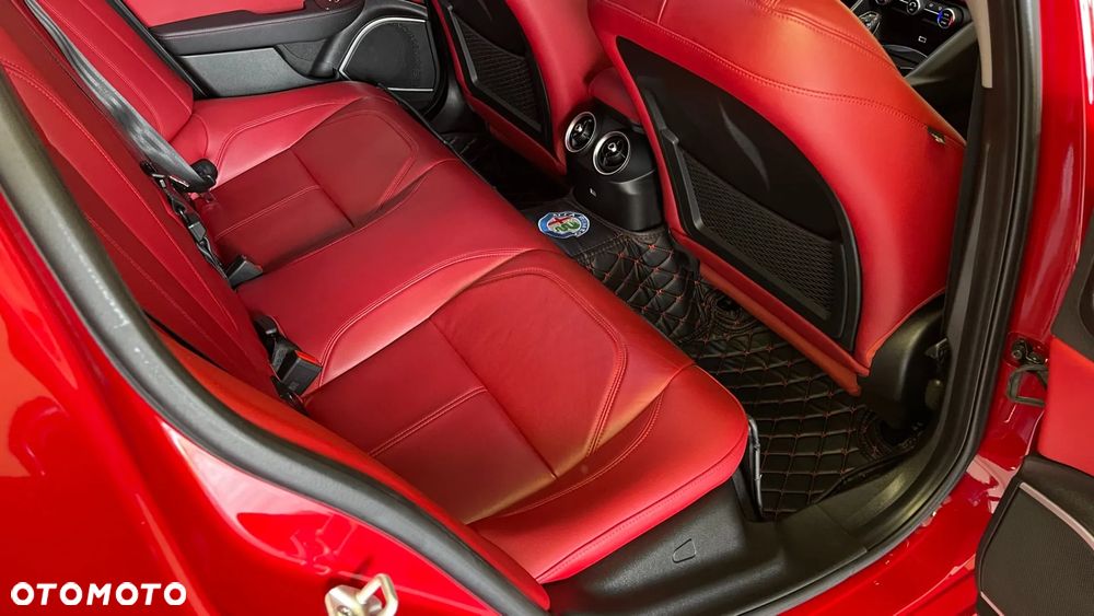 Alfa Romeo Giulia - 13