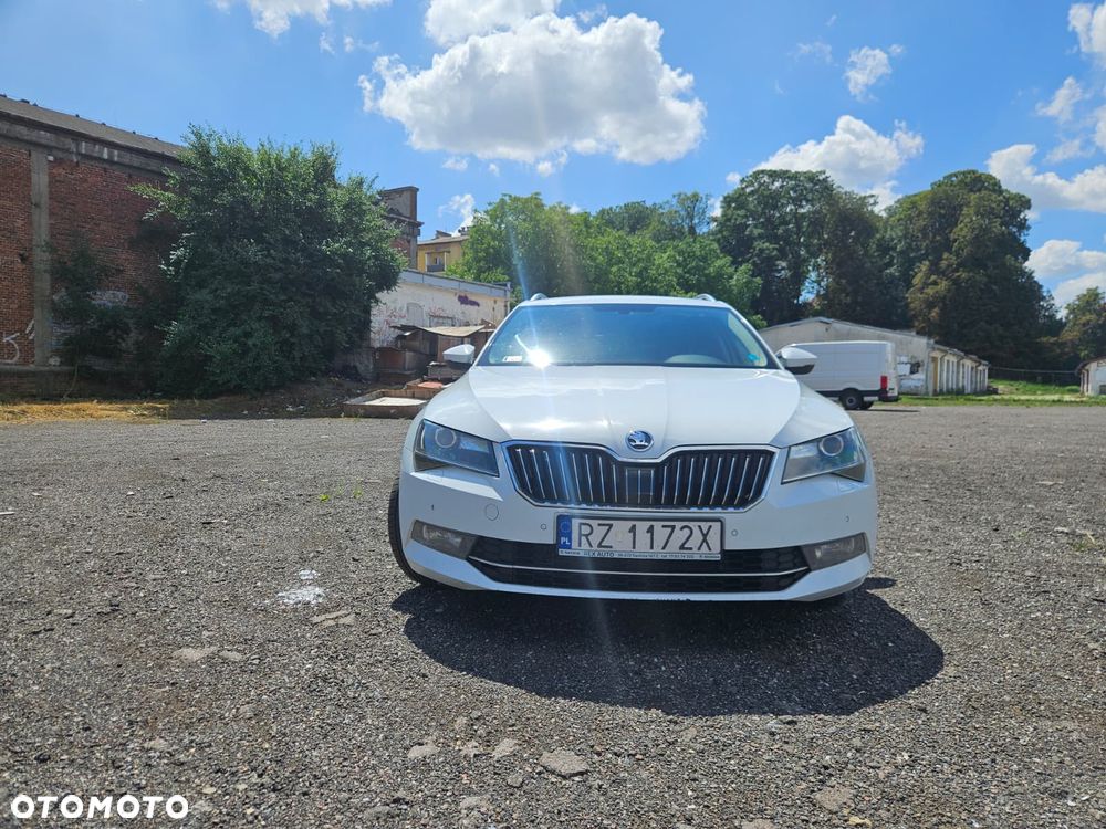 Skoda Superb 2.0 TDI SCR Ambition DSG - 2