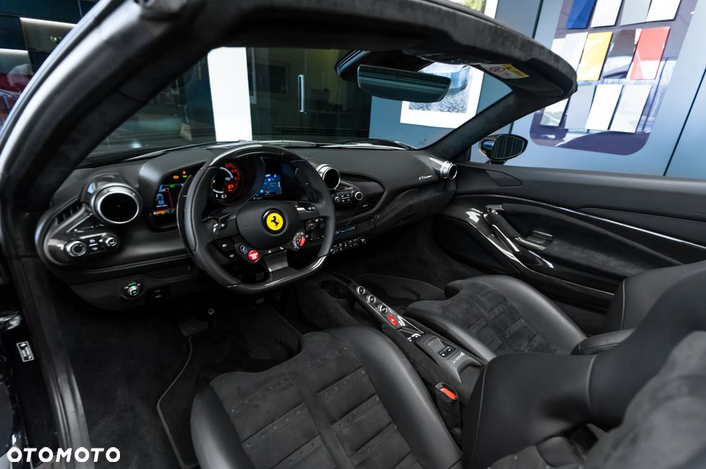 Ferrari F8 Spider Standard - 27