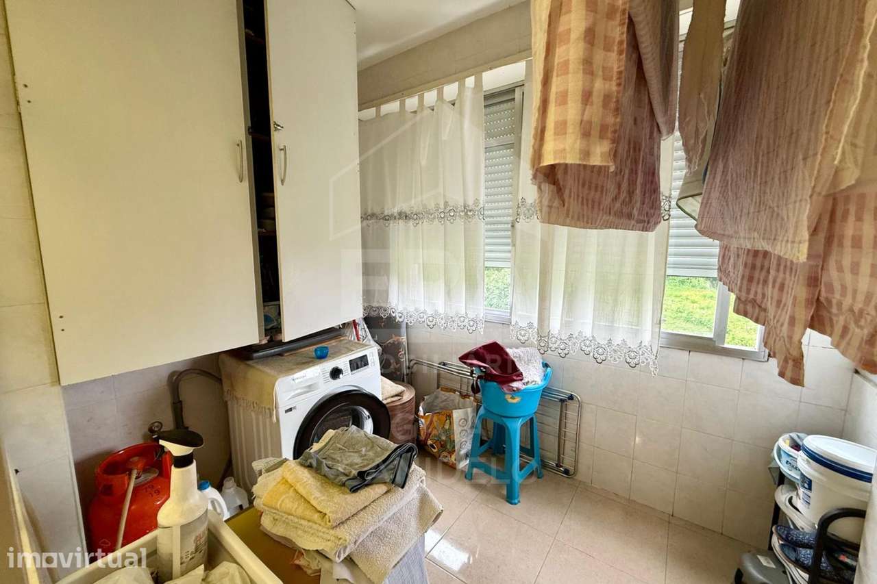 Apartamento T3 com 114 m² | Totalmente Remodelado | Arrendado - Grande imagem: 4/12