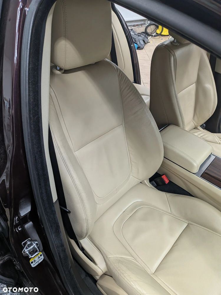 Jaguar XF 2.2 D Portfolio - 19