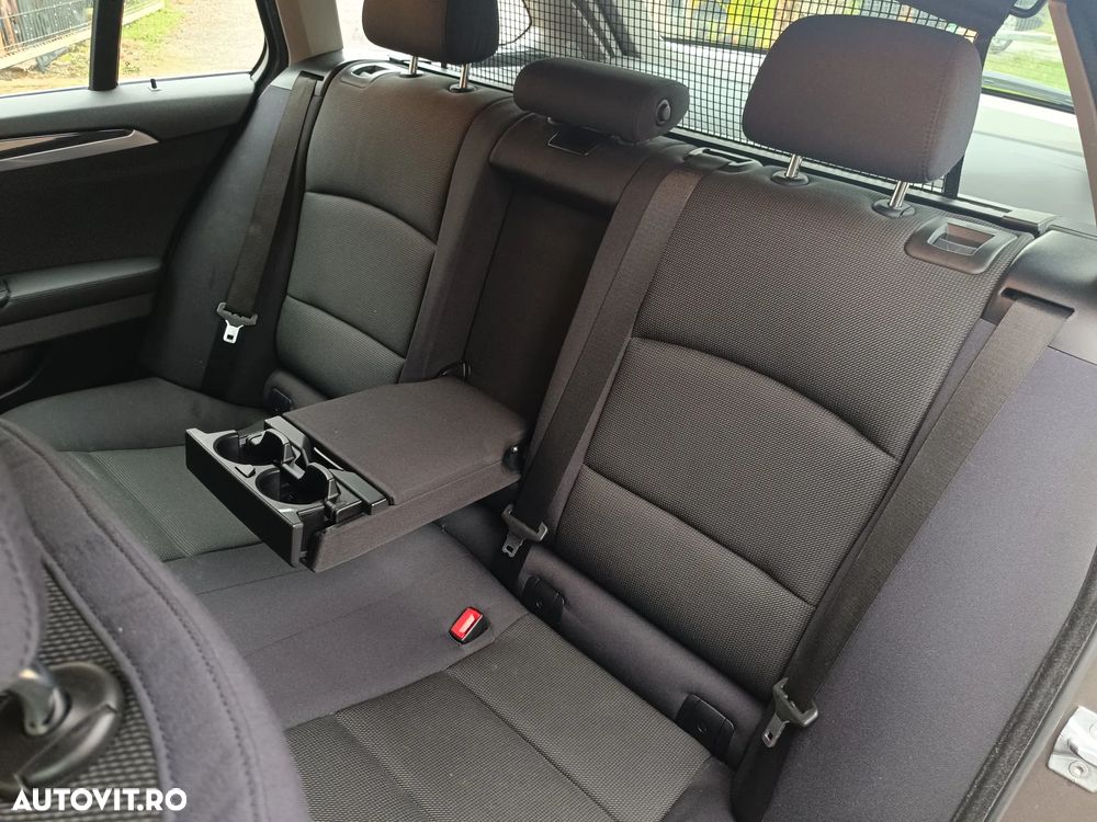 BMW Seria 5 520d Touring Luxury Line - 8