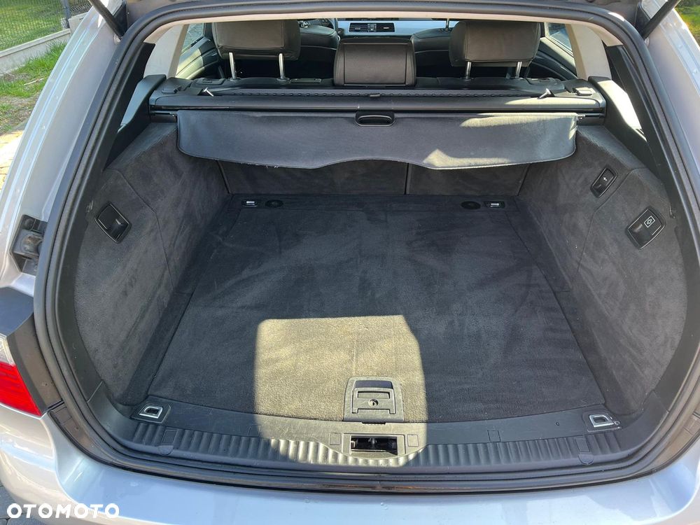 BMW Seria 5 523i - 6