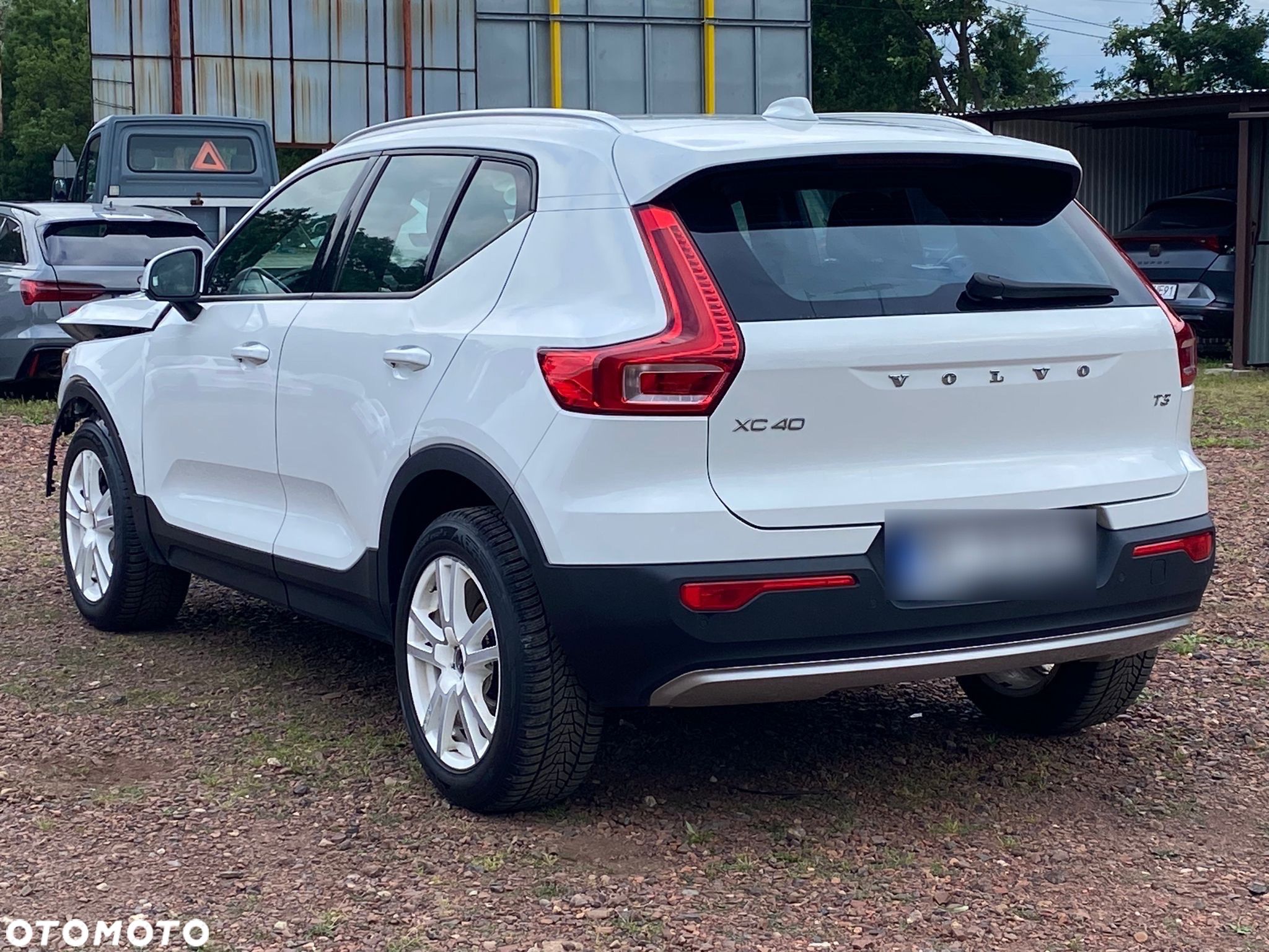 Volvo XC 40 T3 Momentum Pro - 1