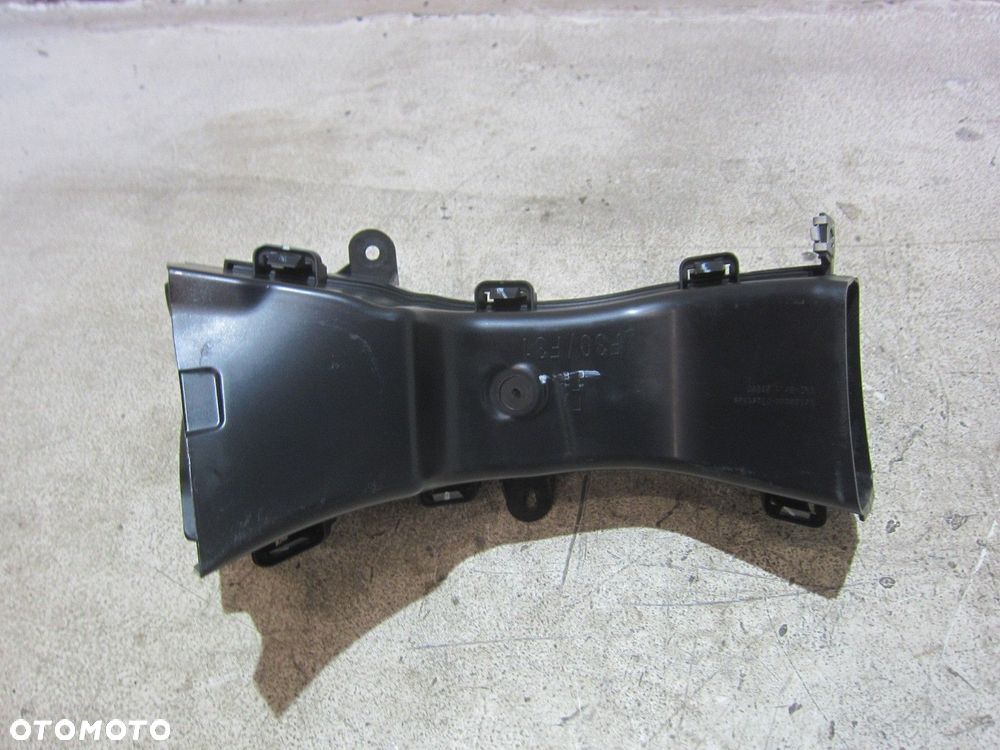 BMW 3 F30 KANAŁ WLOT KIEROWNICA POWIETRZA PRAWY TUNEL 51747255418 7255418 - 3