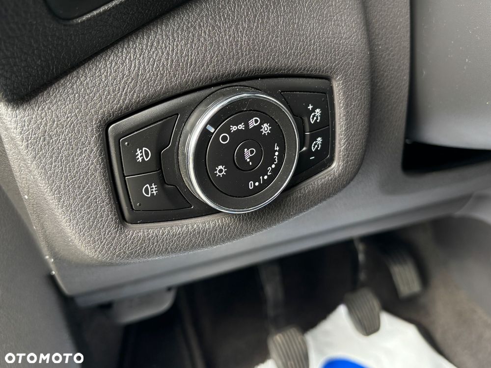 Ford Tourneo Connect Grand - 16