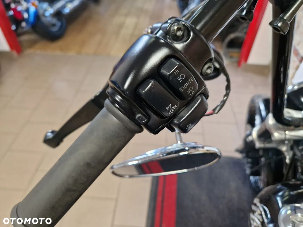 Harley-Davidson Dyna Street Bob - 26