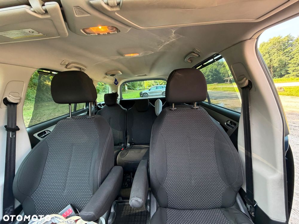 Citroën C4 Grand Picasso - 16