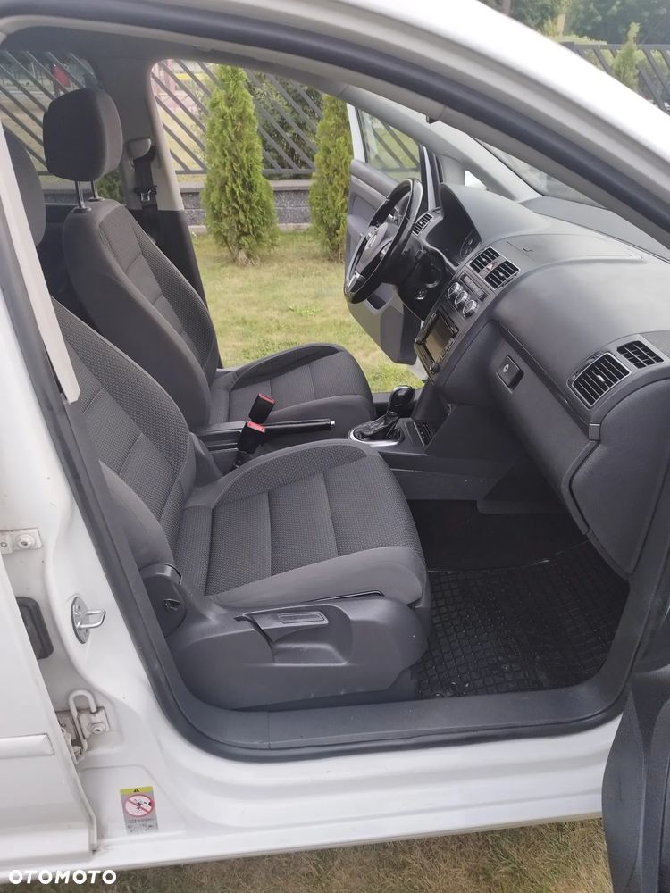 Volkswagen Touran - 8