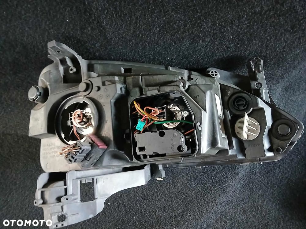 Opel Corsa C Lampa przednia lewa soczewka - 5