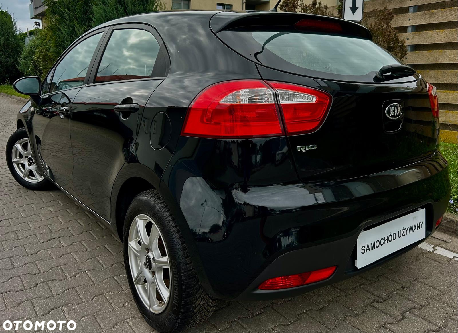 Kia Rio - 32
