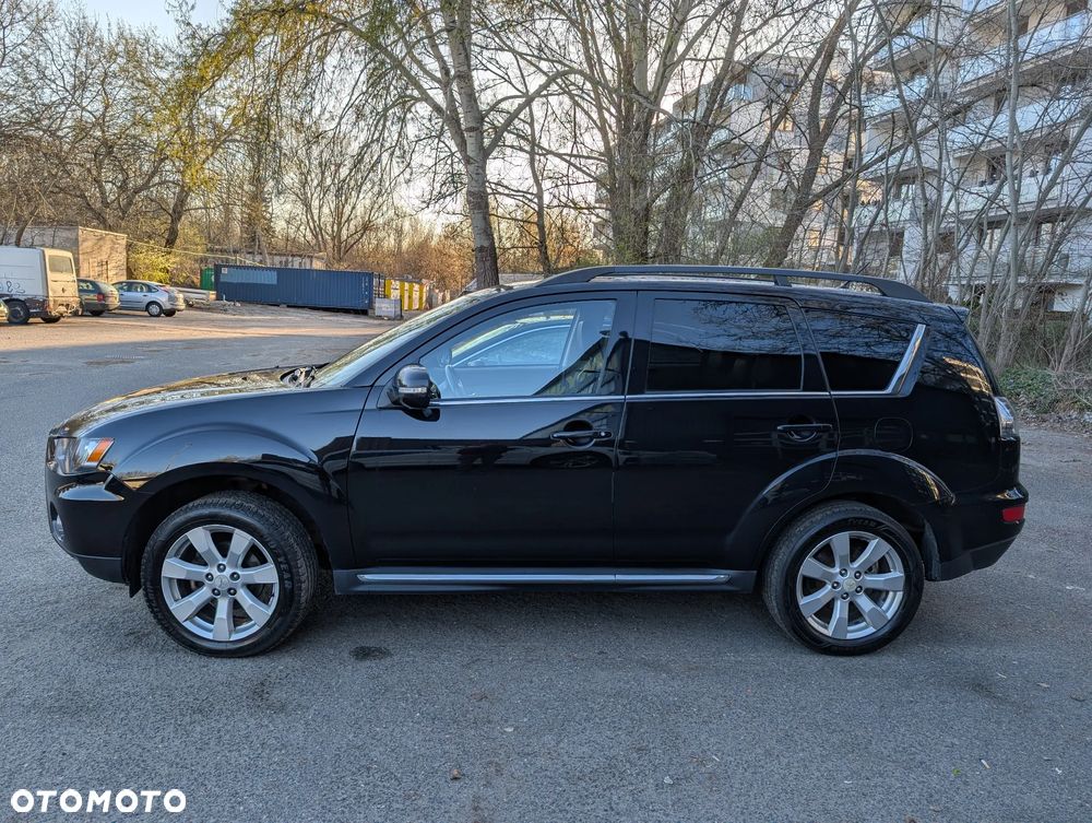 Mitsubishi Outlander 2.0 Invite 2WD - 2