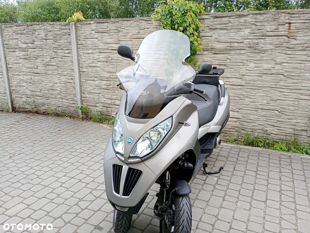 Piaggio MP-3 - 11
