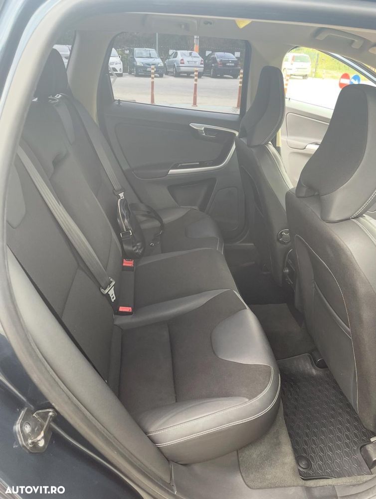 Volvo XC 60 D5 AWD Summum - 10
